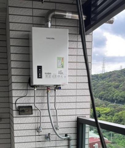 春提廚具行 - 熱水器完工