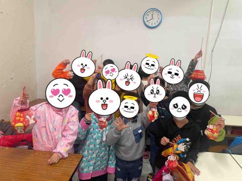 Dolly Huang - 寒假活動-紅包燈籠