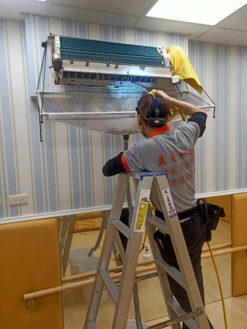 益星科技冷氣 - 托嬰中心冷氣清洗保養