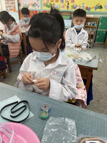 楊彩慈 - 上美勞課