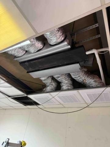 松佑空調工程 - 吊癮式冷氣