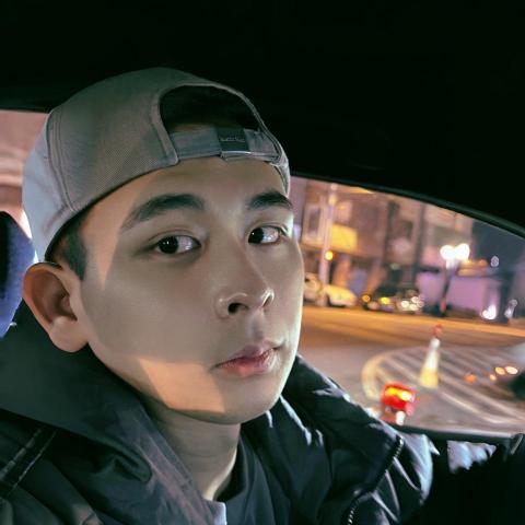 提供游泳教學服務的專家洪德慶 游泳教學