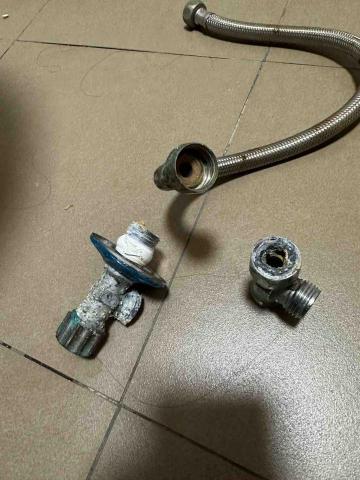 順慶水電 - 老化滴水更換