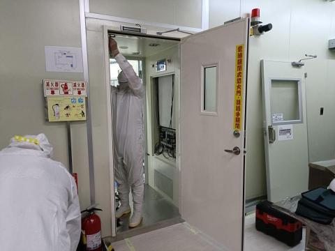 三詠金屬 - 無塵室Air Shower安裝60A防火門