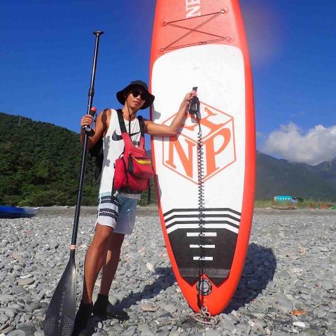 嬰兒親子游泳～成人泳姿調整 - SUP立槳體驗