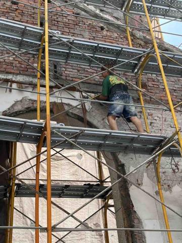 綋聖 - 教堂內 白漆打除