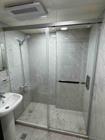 莊子緯 - 8mm強化，無框淋浴拉門（橫拉）