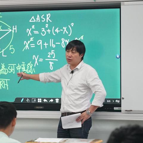 提供兼課服務的專家Justin Wang