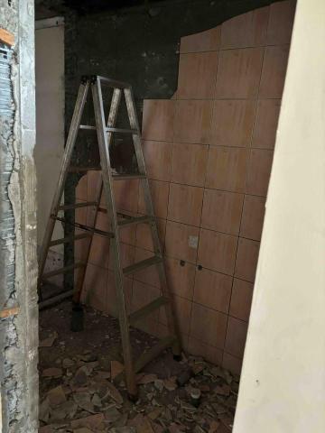 安舜工程行 - 磁磚拆除。