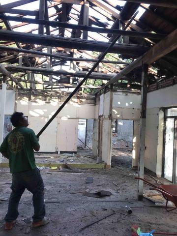 綋聖 - 左營眷村拆除屋頂