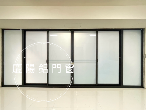 慶陽鋁門窗 - 落地窗4拉～左右兩邊固定玻璃