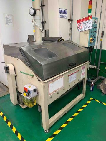 涂先生 - 長晶棒柱滾切機