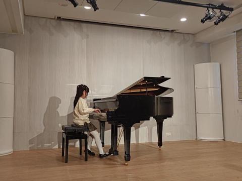 鋼琴老師蘇老師 - 