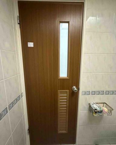 築峰門片安裝 - 柚木pvc塑鋼門 築峰門片安裝 - 柚木pvc塑鋼門