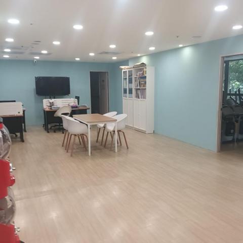 邱杰 - 補習班油漆多色塗裝，