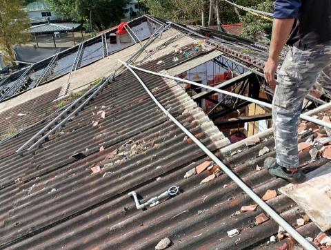 唐先生 - 淡水區拆除石棉瓦蓋新鐵皮前