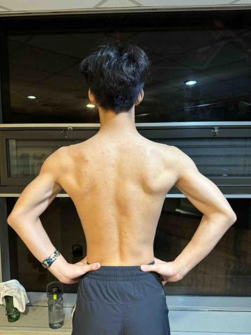 鄭旻鍾 - 按摩前