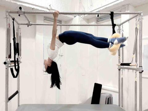 提供皮拉提斯環服務的專家子溱 Deer