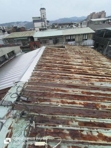 宇叡防水技術士-阿暉 - 鐵皮鏽蝕覆蓋不鏽鋼鐵皮