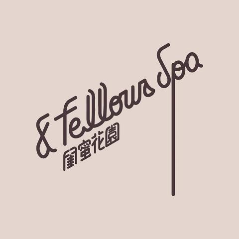 KAMP - 自然感與輕柔氛圍並存的品牌設計，
透過手繪植物元素與柔和色調，
營造專屬於 & Fellows 閒蜜花園的自在與療癒感。
從標誌設計、品牌視覺到整體風格呈現，
皆希望帶給人們如同漫步花園般的放鬆感受。
