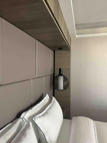 鍾俊宏 - 客房造型吊燈安裝