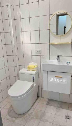 佳昆水電 - 浴櫃安裝
鏡子檯面安裝
馬桶安裝