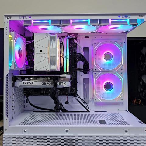 光輝電腦維修 - 客戶請我們組的電腦