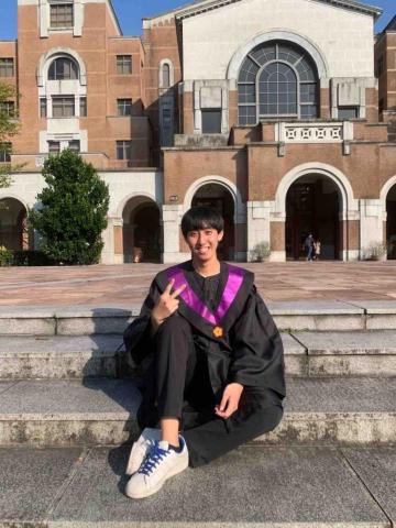 柳硯文 - 畢業照