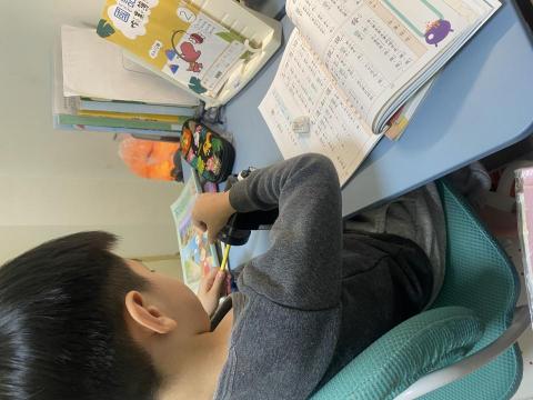 王芷緹 - 國小家教學生上課狀況