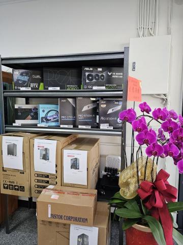 光輝電腦維修 - 店面貨物