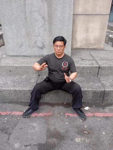 陳科佑(金成)(少林洪拳養生氣功) - 大鎮心法之斜拉式，運氣成絲。