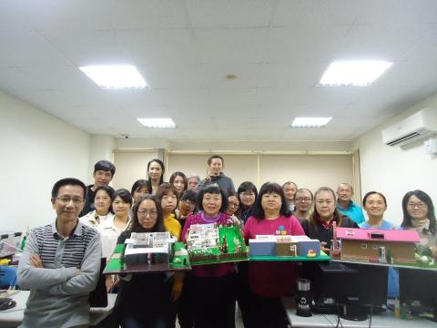 張少溱 - 這是我參加電腦設計班的成品