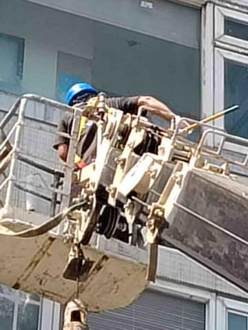 安心宅工程 - 吊車外牆防水近距離防水漆塗刷 安心宅工程 - 吊車外牆防水近距離防水漆塗刷
