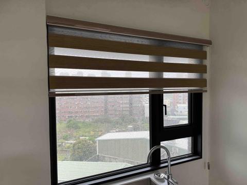 阿賢 - 沙鹿-公寓安裝窗簾