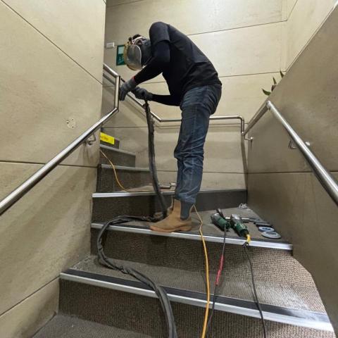 提供扶手服務的專家安績