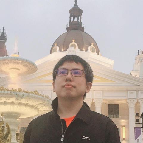 提供兼課服務的專家洪旻睿