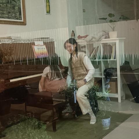 提供唱歌服務的專家Saku