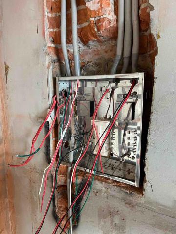 鳳岡智能電器工程 - 