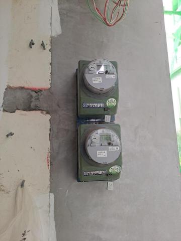 洪家偉 - 電錶位移後