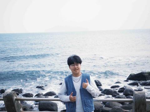 提供線上家教服務的專家楊家昕