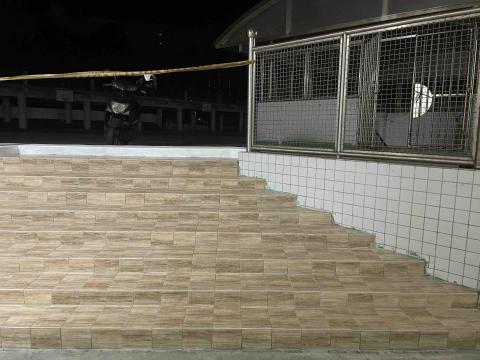 晟逸工程行 - 樓梯磚施工