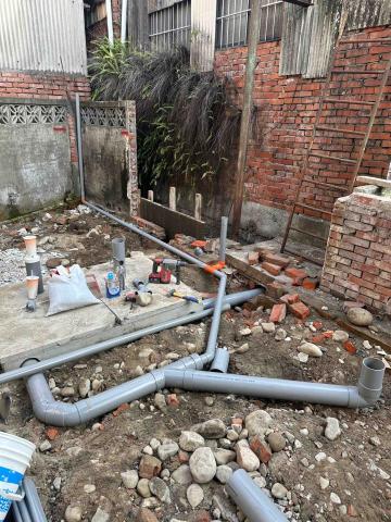 譚凱彰 - 廁所新建