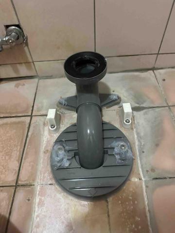 譚凱彰 - 乾式馬桶施作