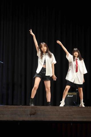 曾芊瑜 - 大學營隊表演