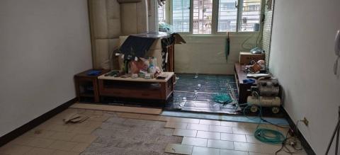 菜根湯圓   - 位於大安區公寓無電梯五樓地板、鋁窗、沙發、泥作、油漆,滿屋大型家俱鋼琴,沒有搬離情況下,我們完成地板全屋施工 菜根湯圓   - 位於大安區公寓無電梯五樓地板、鋁窗、沙發、泥作、油漆,滿屋大型家俱鋼琴,沒有搬離情況下,我們完成地板全屋施工