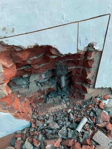 打工仔 - 一樓車庫漏水查修