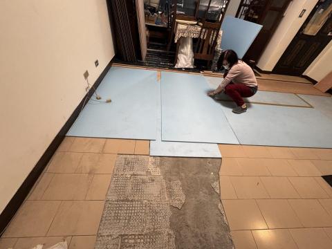 菜根湯圓   - 位於大安區公寓無電梯五樓地板、鋁窗、沙發、泥作、油漆,滿屋大型家俱鋼琴,沒有搬離情況下,我們完成地板全屋施工 菜根湯圓   - 位於大安區公寓無電梯五樓地板、鋁窗、沙發、泥作、油漆,滿屋大型家俱鋼琴,沒有搬離情況下,我們完成地板全屋施工