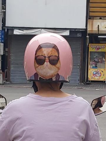 提供溫罐刮痧服務的專家顏小姐/溫罐