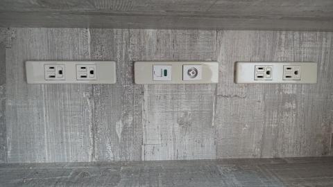 陳健名 - 電視、網路配線換線面板施做
