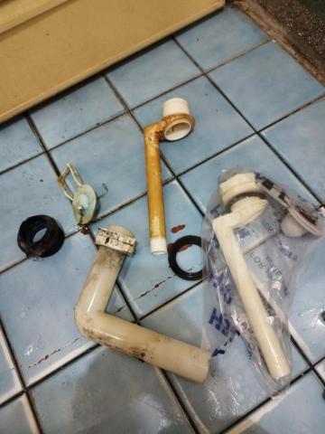 周昆興 - 馬桶漏水修繕（施工中）